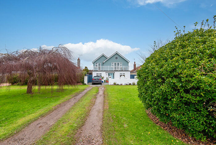 4 Bedroom Detached House For Sale In The Layne, Bognor Regis, PO22