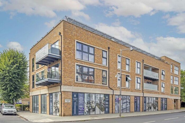 2 Bedroom Flat To Rent In Heath Road, Twickenham, TW1