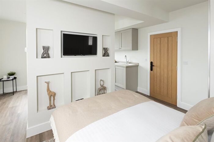 1 Bedroom Flat To Rent In London Road, Headington, OX3