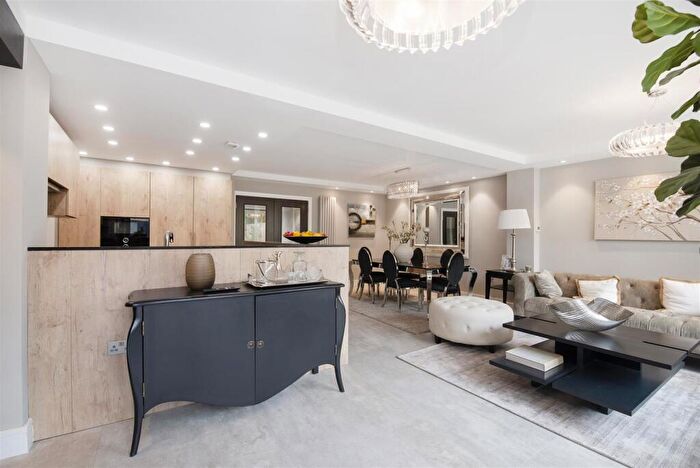 4 Bedroom House To Rent In St John's Wood Park, St John's Wood, NW8