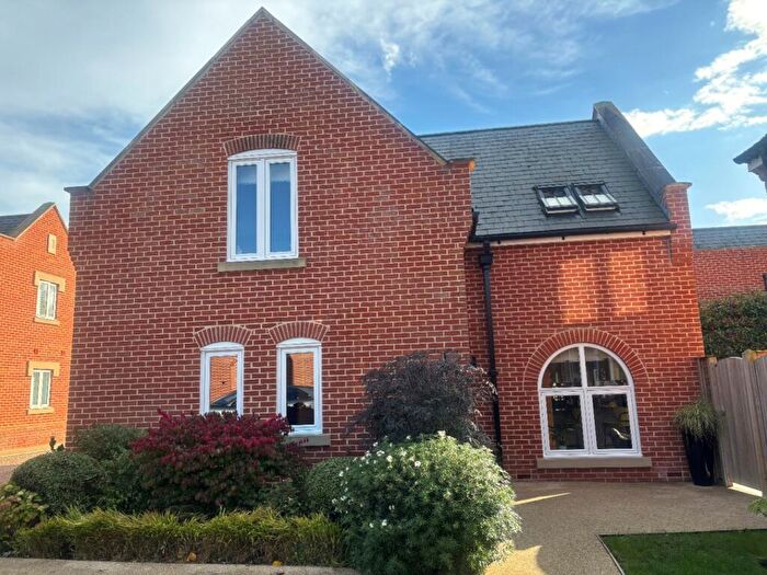 3 Bedroom Detached House For Sale In Danbury, CM3