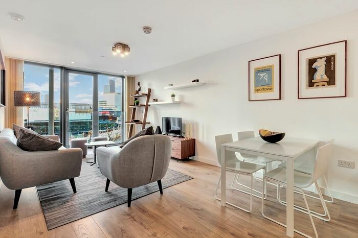 1 Bedroom Flat To Rent In Stratosphere Tower, Stratford, E15