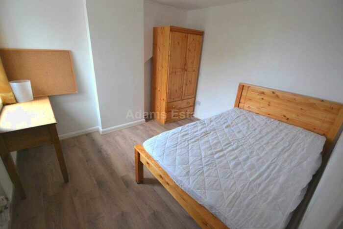 6 Bedroom Terraced House To Rent In Norris Road, Reading, RG6