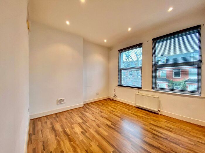 1 Bedroom Flat To Rent In Manville Road, Balham, SW17