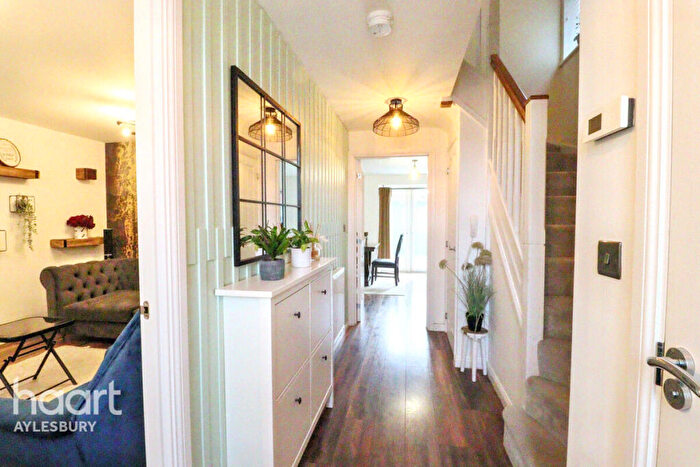 4 Bedroom Detached House For Sale In Sorrel Way, Aylesbury, HP22