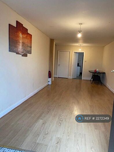 5 Bedroom Terraced House To Rent In Eastham Way, Little Hulton, Manchester, M38