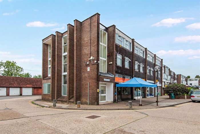 Flat To Rent In Jengers Mead, Billingshurst, RH14