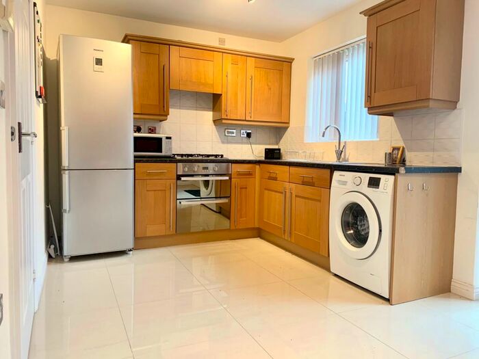 3 Bedroom End Of Terrace House To Rent In College Way, Nottingham, NG8