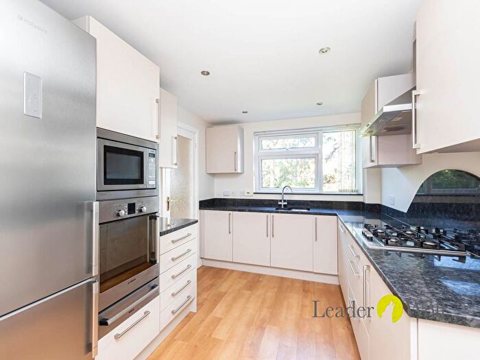 3 Bedroom Flat To Rent In Martello Road South, Canford Cliffs, Poole, BH13