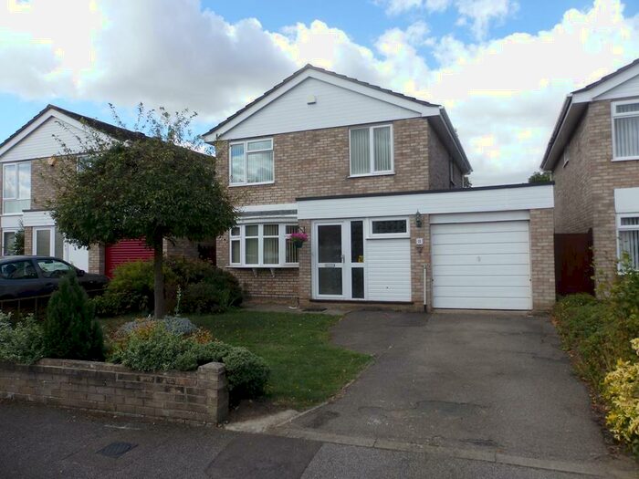 4 Bedroom Detached House To Rent In Hailes Close, Bedford, MK41