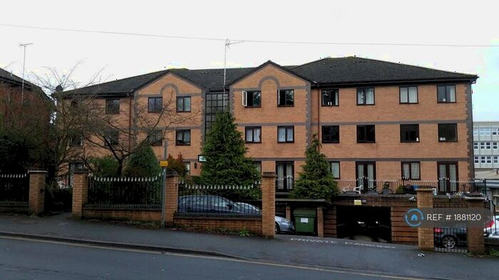 1 Bedroom Flat To Rent In Kingfisher Court, High Wycombe, HP11