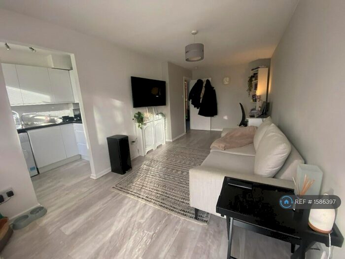 1 Bedroom Flat To Rent In Granary Court, Dunmow, CM6