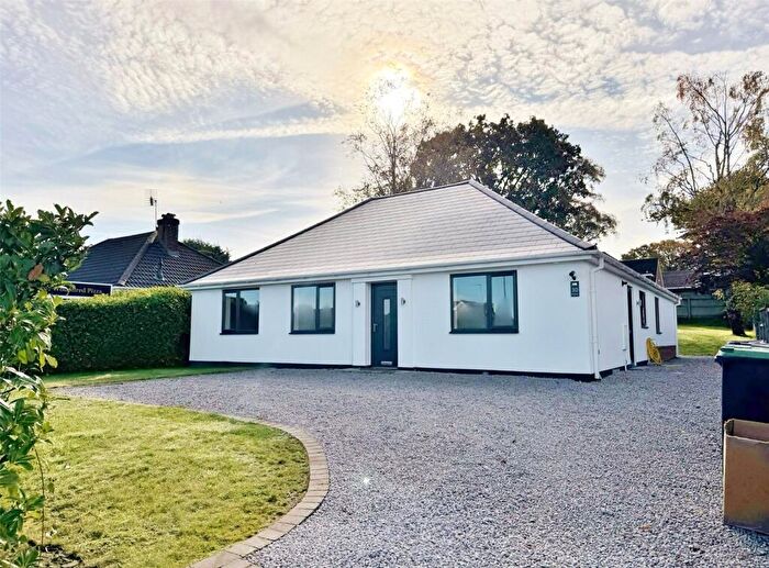 4 Bedroom Bungalow To Rent In Kingsway, Ferndown, Dorset, BH22