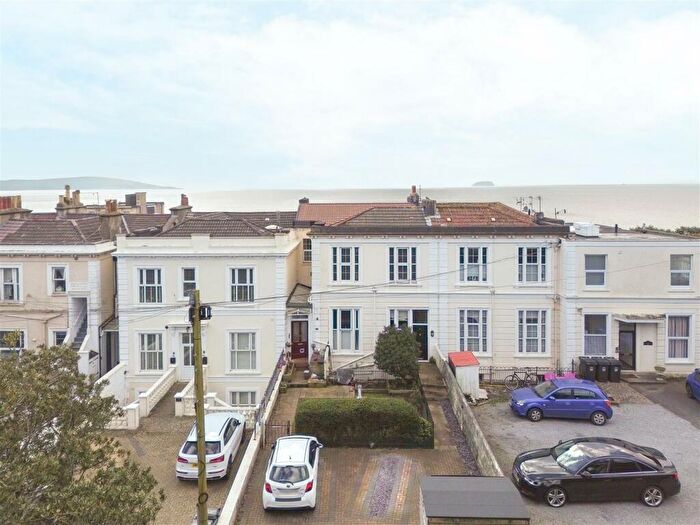 2 Bedroom Flat For Sale In Upper Kewstoke Road, Weston-Super-Mare, BS23