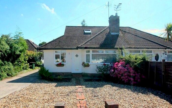 3 Bedroom Bungalow To Rent In Pound Hill, Crawley, West Sussex., RH10