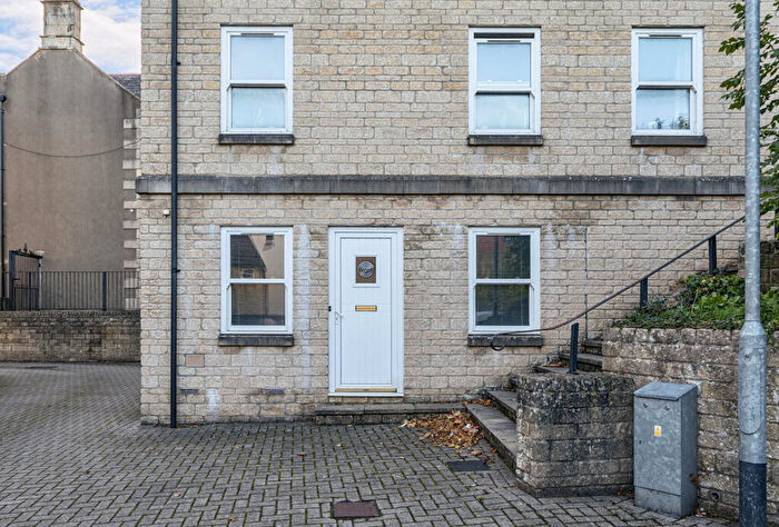 1 Bedroom Apartment For Sale In The Island, Midsomer Norton, Radstock, Somerset, BA3