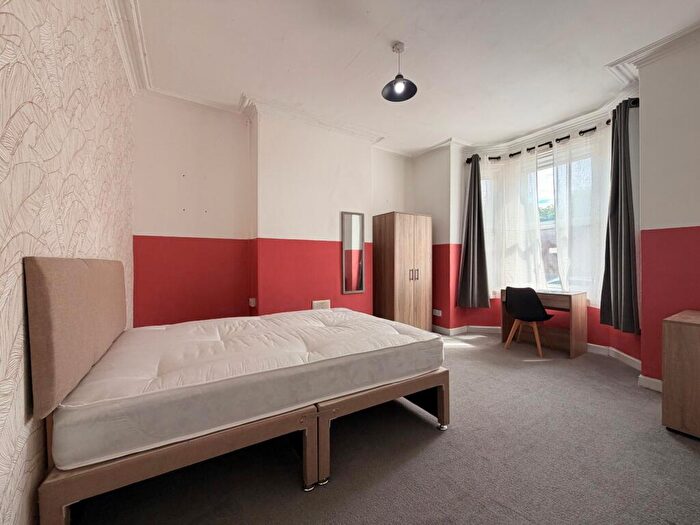 5 Bedroom Terraced House For Sale In Lake Street, Nottingham, Nottinghamshire, NG7