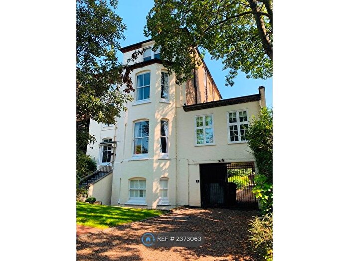 2 Bedroom Flat To Rent In Ringwood Court, London, SE3