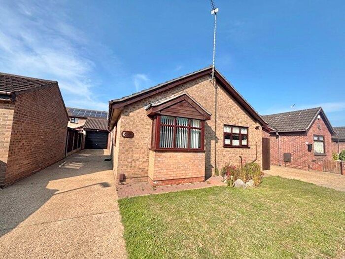 3 Bedroom Detached Bungalow For Sale In Hunter Drive, Bradwell, NR31