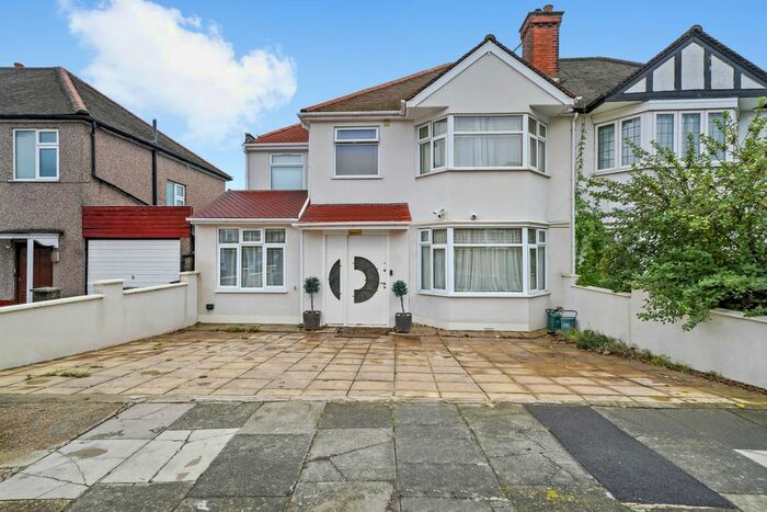 4 Bedroom Semi-Detached House To Rent In Dollis Hill Avenue, Dollis Hill, NW2