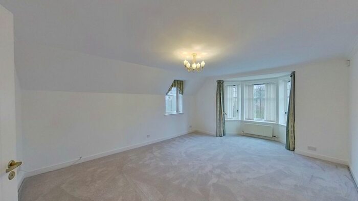 3 Bedroom Flat To Rent In Easter Steil, Edinburgh, EH10