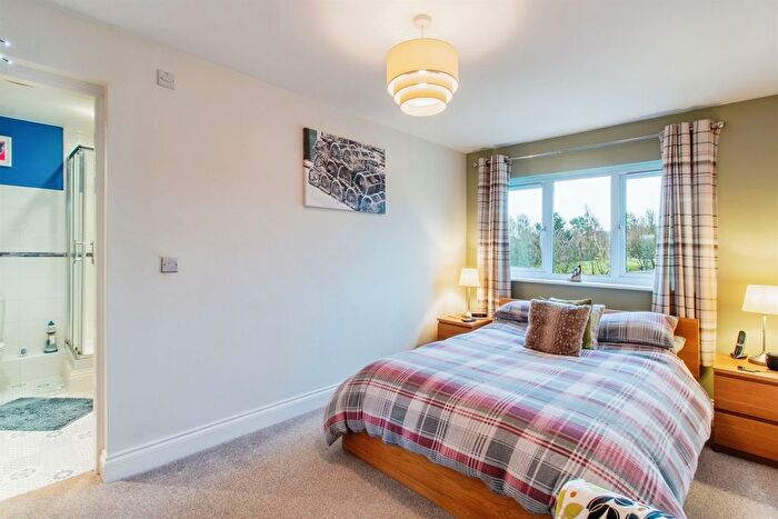 2 Bedroom Flat For Sale In Fieldmoor Lodge, Pudsey, LS28