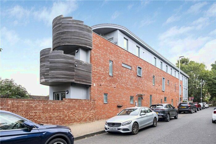 2 Bedroom Flat To Rent In Norstead Place, Putney, SW15