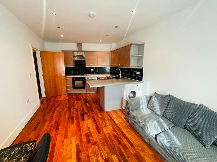 2 Bedroom Flat To Rent In Effra Road, Wimbledon, SW19