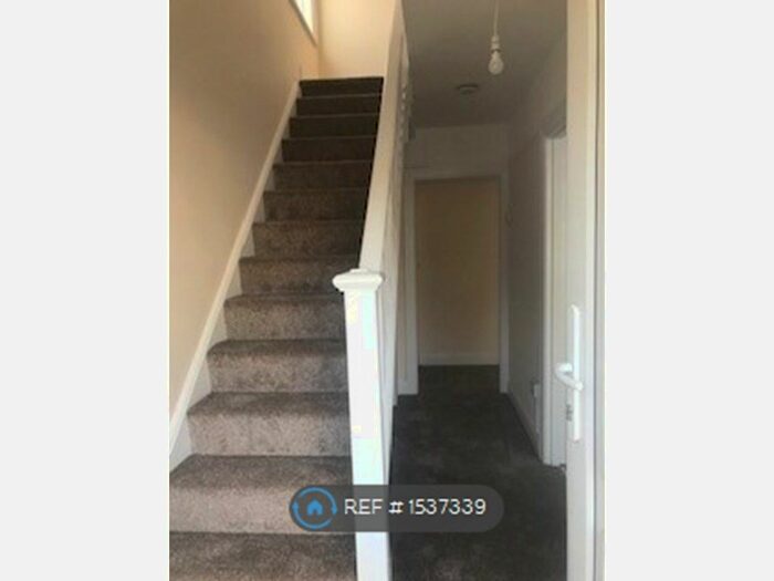 3 Bedroom Semi-Detached House To Rent In Clifton Road, Southampton, SO15