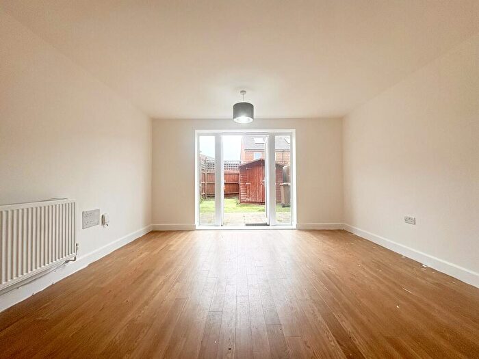 2 Bedroom House To Rent In Virginia Road, Dartford, DA1