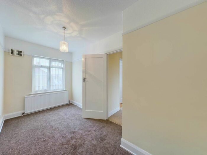 5 Bedroom Property To Rent In Brook Lane, Bexley, Kent, DA5
