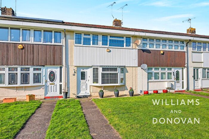 3 Bedroom Terraced House For Sale In Woolmer Green, Basildon, SS15