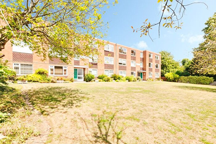 2 Bedroom Flat For Sale In London Road, Leicester, LE2