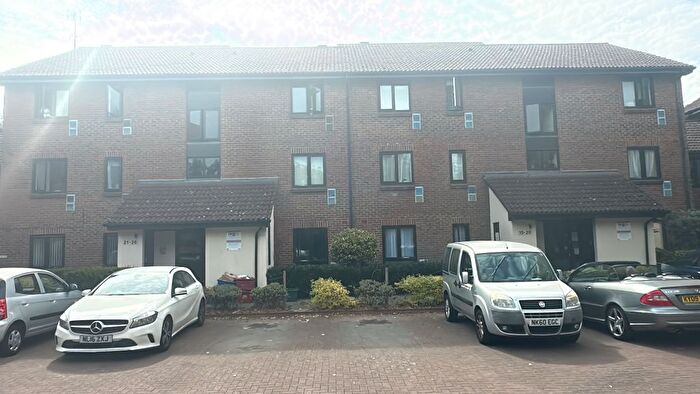 1 Bedroom Flat To Rent In Braybourne Drive, Isleworth, TW7