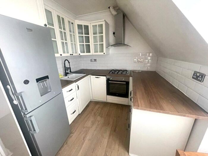 1 Bedroom Flat To Rent In Deansbrook Road, Edgware, HA8