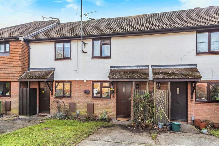 2 Bedroom Property To Rent In Heather Mead, Frimley, Camberley, GU16