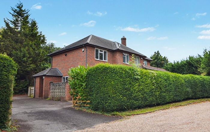 4 Bedroom Detached House For Sale In Firgrove Hill, Farnham, GU9