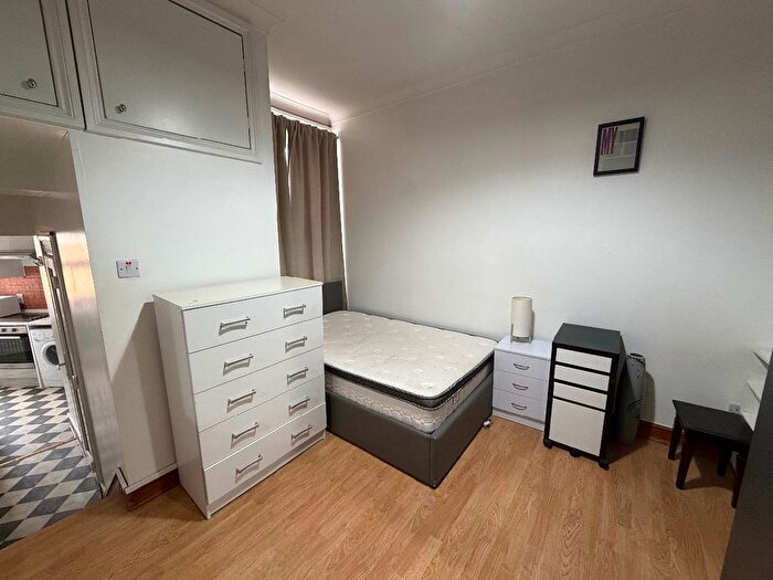 Studio To Rent In Finchley Road, London, NW3