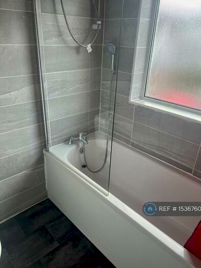 3 Bedroom Semi-Detached House To Rent In Stanfell Road, Leicester, LE2