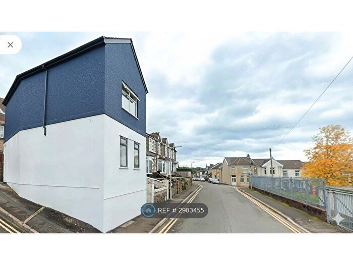 1 Bedroom Flat To Rent In Glen View Villas, Treharris, CF46