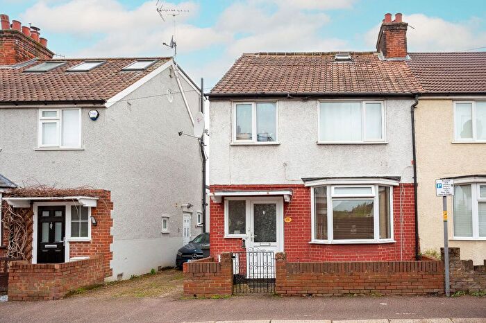 4 Bedroom Semi-detached House For Sale In Greatham Road, Bushey, WD23
