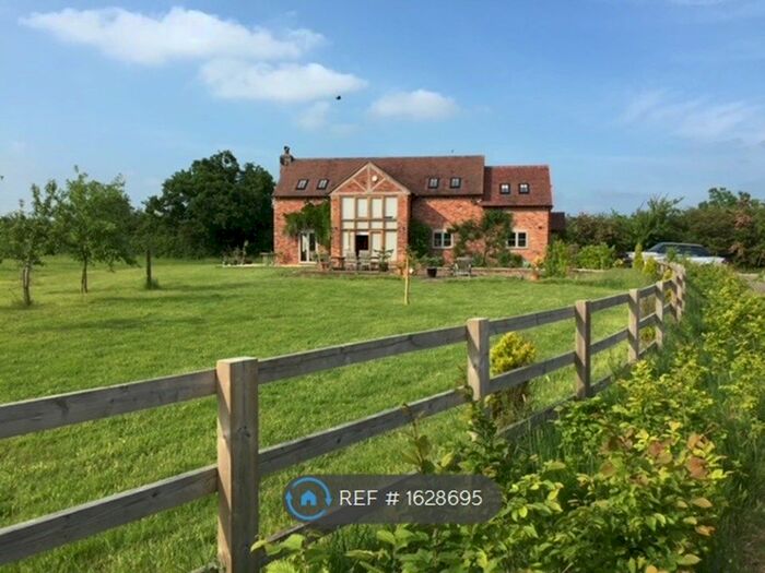 3 Bedroom Detached House To Rent In Henley Road, Henley In Arden, B95