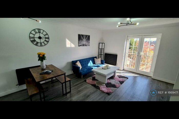 2 Bedroom Flat To Rent In Kensington Way, Leeds, LS10