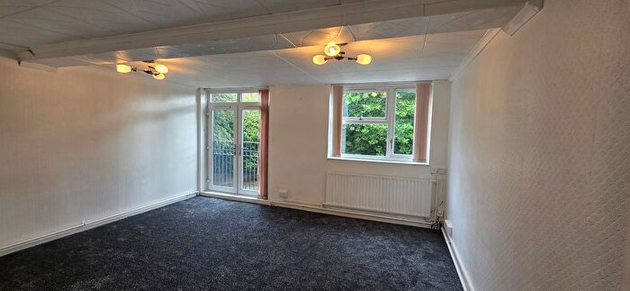 3 Bedroom Semi-detached House To Rent In The Quadrant, Stockport, SK1