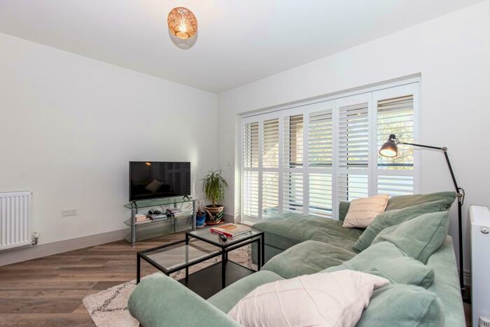 2 Bedroom Apartment To Rent In Clifton Close, Bicester, OX26