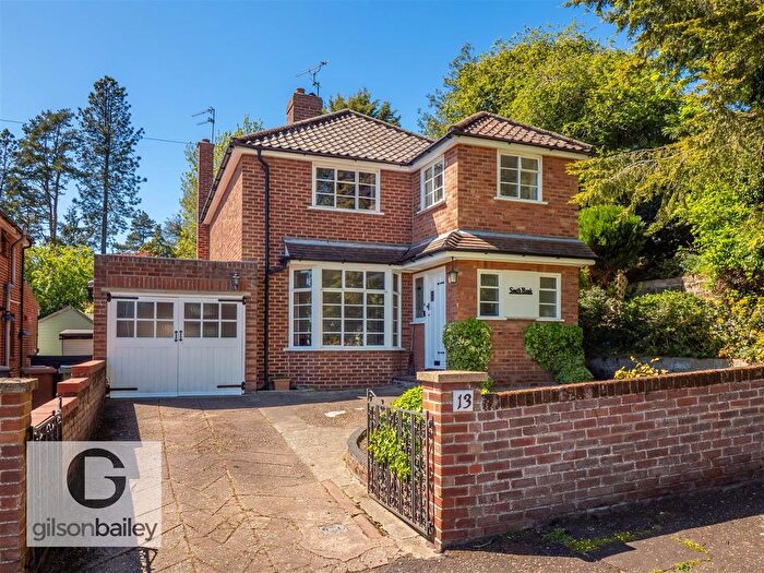 3 Bedroom Detached House For Sale In Hillside Close, Norwich, NR7