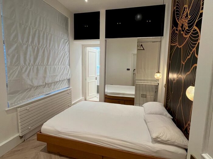 3 Bedroom Flat To Rent In Exhibition Road, South Kensington, SW7