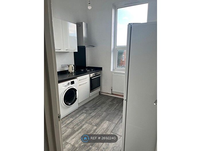 2 Bedroom Flat To Rent In London Streeet, Folkestone, CT20