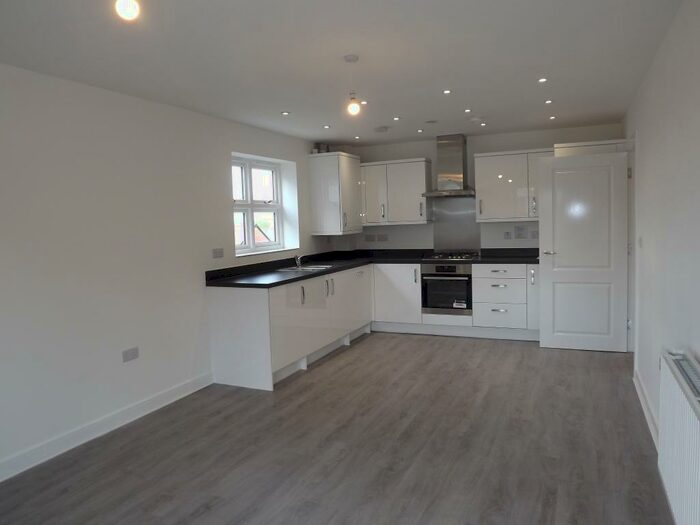 2 Bedroom Flat To Rent In Burke Place, Aldershot, GU11