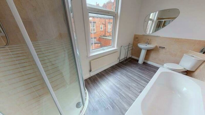 4 Bedroom End Of Terrace House To Rent In Ash View, Headingley, Leeds, LS6